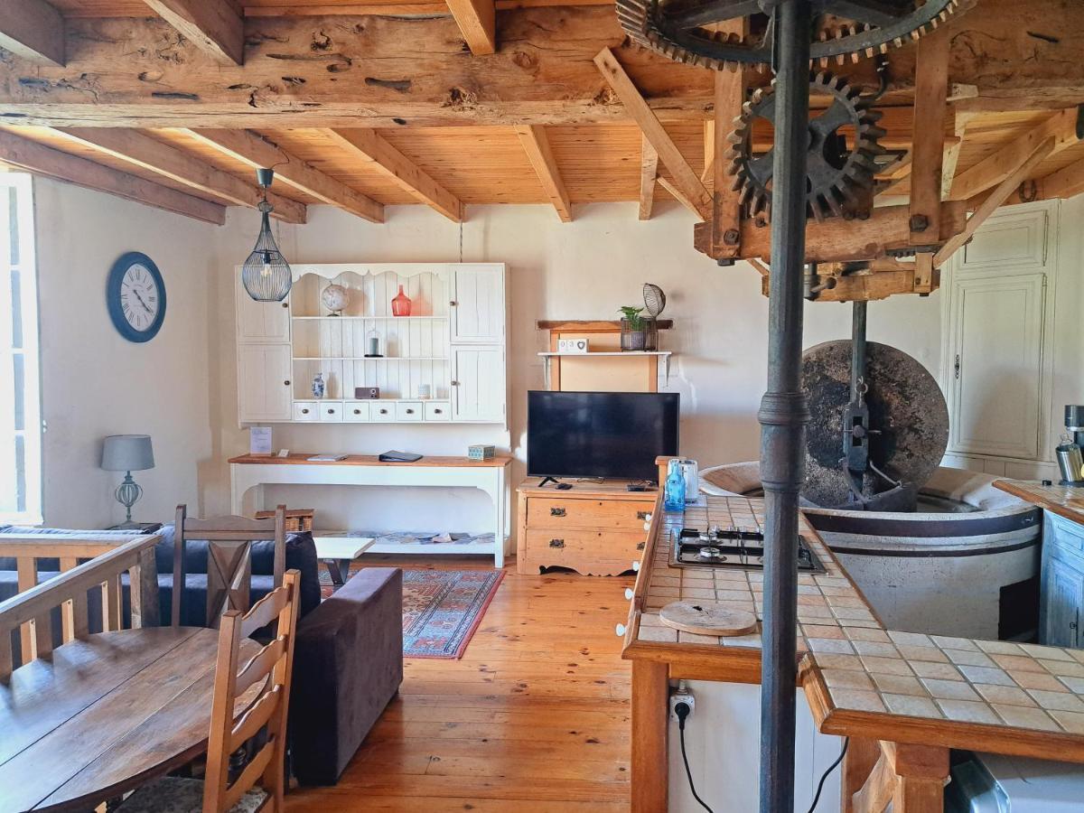 Le Moulin Etourneau - 3 Gites Avec 2 Piscines Champagnac  Exteriér fotografie